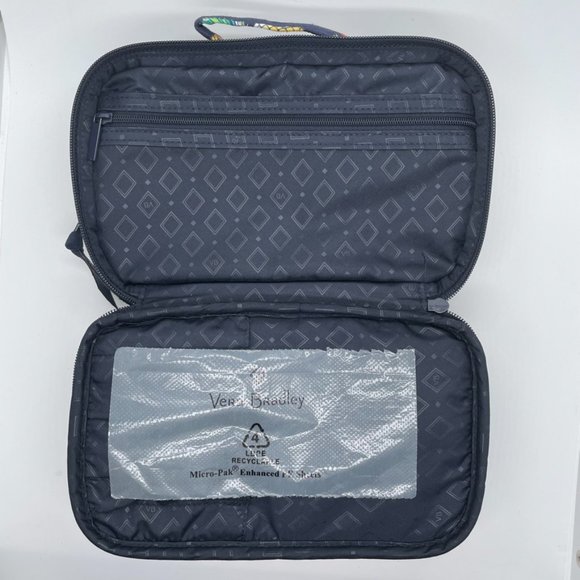 Vera Bradley Blush & Brush Makeup Case Toucan Pineapple Party NWT - Picture 3 of 6